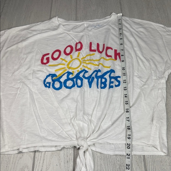 Good Luck Good Vibes Front knot T-shirt, Small, Lucky Brand crop top - Picture 5 of 5